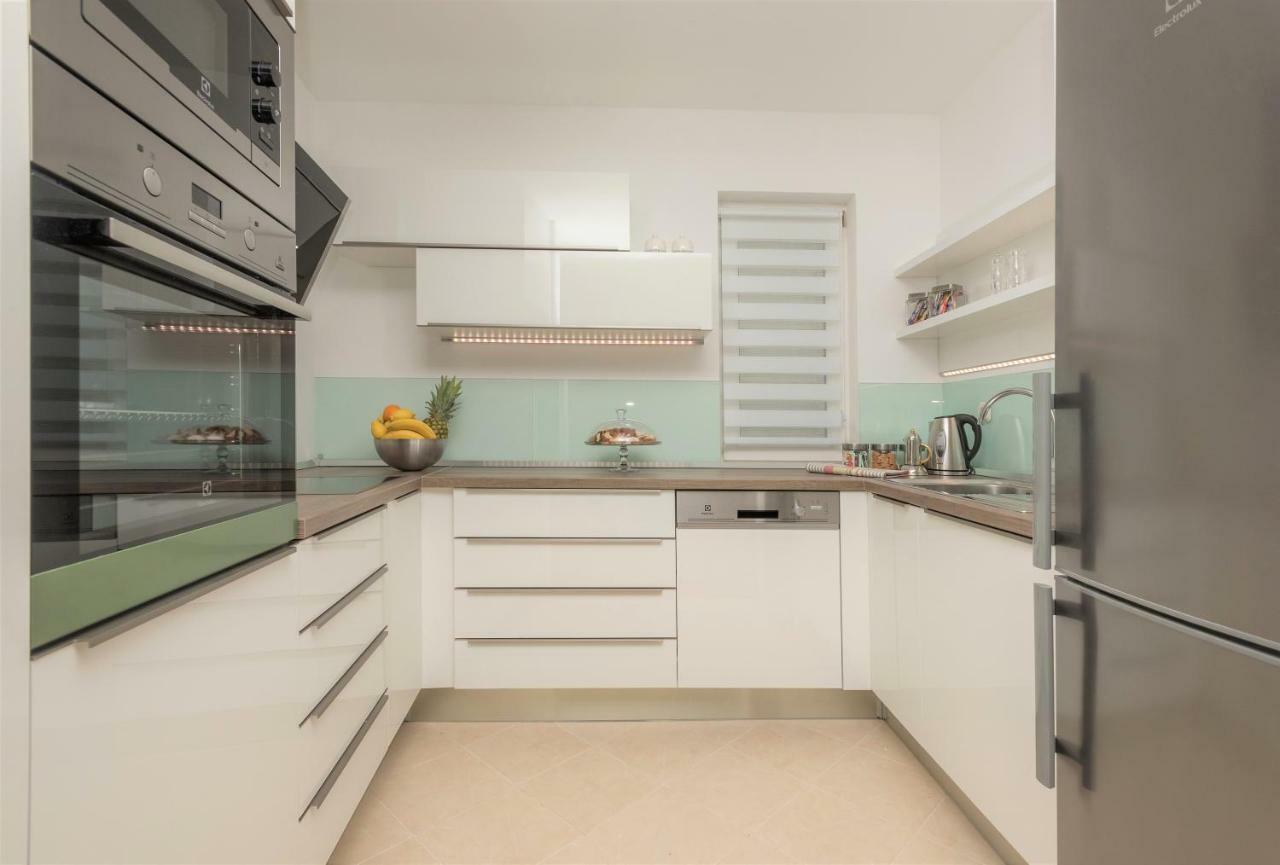 Andor - Lux, Two Beautiful Terraces With Sea & Sunset View Apartment Макарска Екстериор снимка